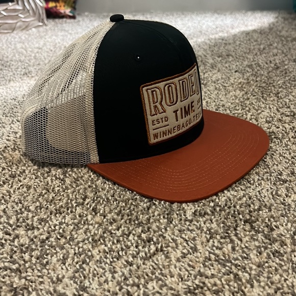 Dale Brisby’s Rodeo Time cap - Picture 3 of 3